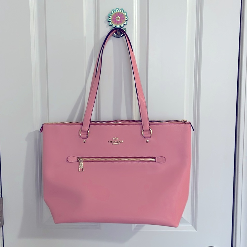 Coach Gallery Tote in Bubblegum Pink